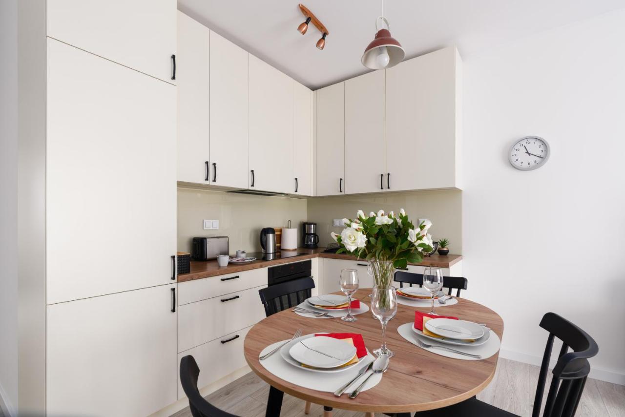 Premium Apartments Poznan Airport By Noclegi Renters Exterior foto
