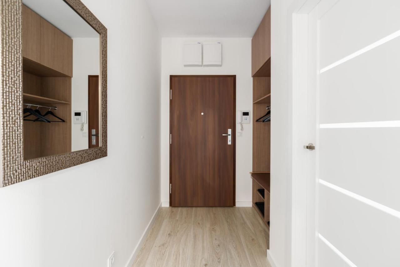 Premium Apartments Poznan Airport By Noclegi Renters Exterior foto